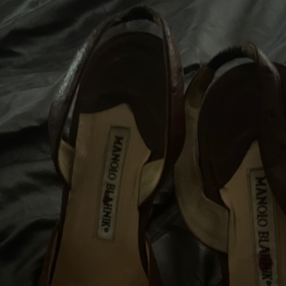 Manolo Blahnik Elegant Brown Heels